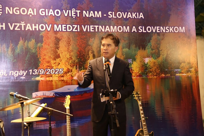 Giao lưu hữu nghị thắt chặt tình hữu nghị Việt Nam – Slovakia Giao lưu hữu nghị thắt chặt tình hữu nghị Việt Nam – Slovakia