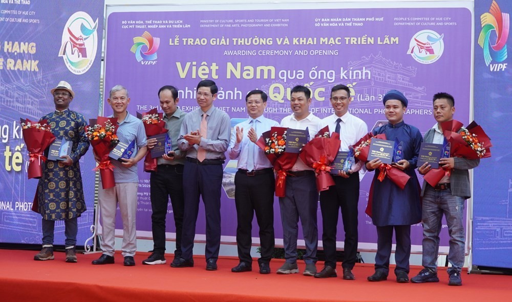Vietnam through Lens of International Photographers: 200 Works Converge in Hue
