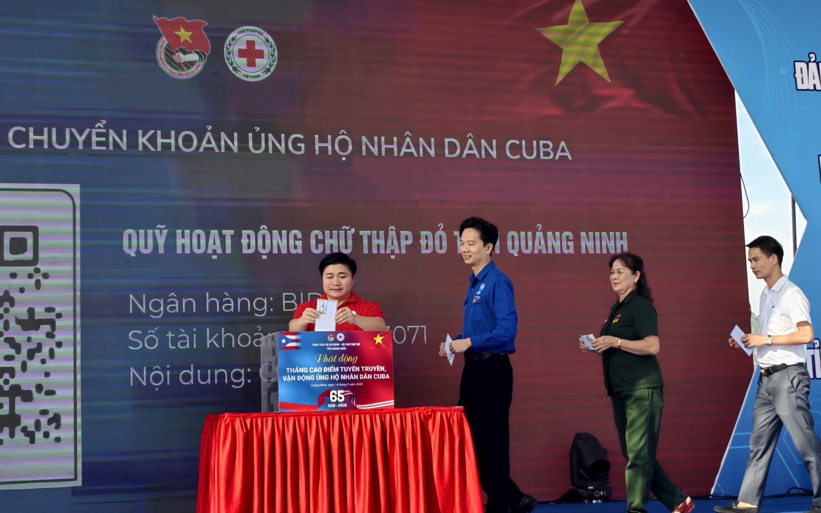 Cán bộ, hội viên, đoàn viên, thanh niên Quảng Ninh ủng hộ nhân dân Cuba. (Ảnh: Hội Chữ thập đỏ tỉnh Quảng Ninh) Cán bộ, hội viên, đoàn viên, thanh niên Quảng Ninh ủng hộ nhân dân Cuba. (Ảnh: Hội Chữ thập đỏ tỉnh Quảng Ninh)