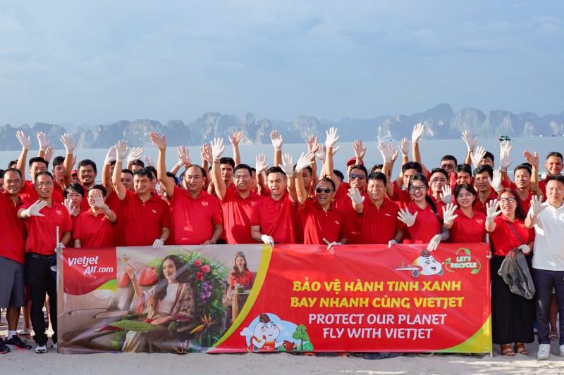 Các chiến binh áo đỏ chung tay hành động vì bãi biển xanh – sạch – đẹp Các chiến binh áo đỏ chung tay hành động vì bãi biển xanh – sạch – đẹp