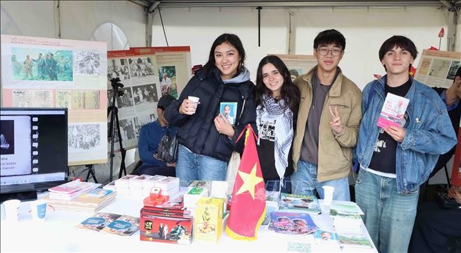 Belgium: Vietnamese Booth Leaves a Strong Impression at ManiFiesta Festival 2025 Belgium: Vietnamese Booth Leaves Strong Impression at ManiFiesta Festival 2025