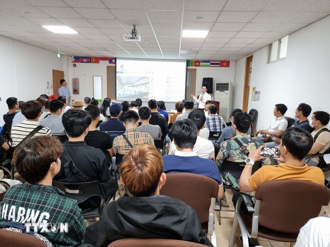 Quy định mới nhất về hỗ trợ người lao động Việt Nam làm việc ở nước ngoài Quy định mới nhất về hỗ trợ người lao động Việt Nam làm việc ở nước ngoài