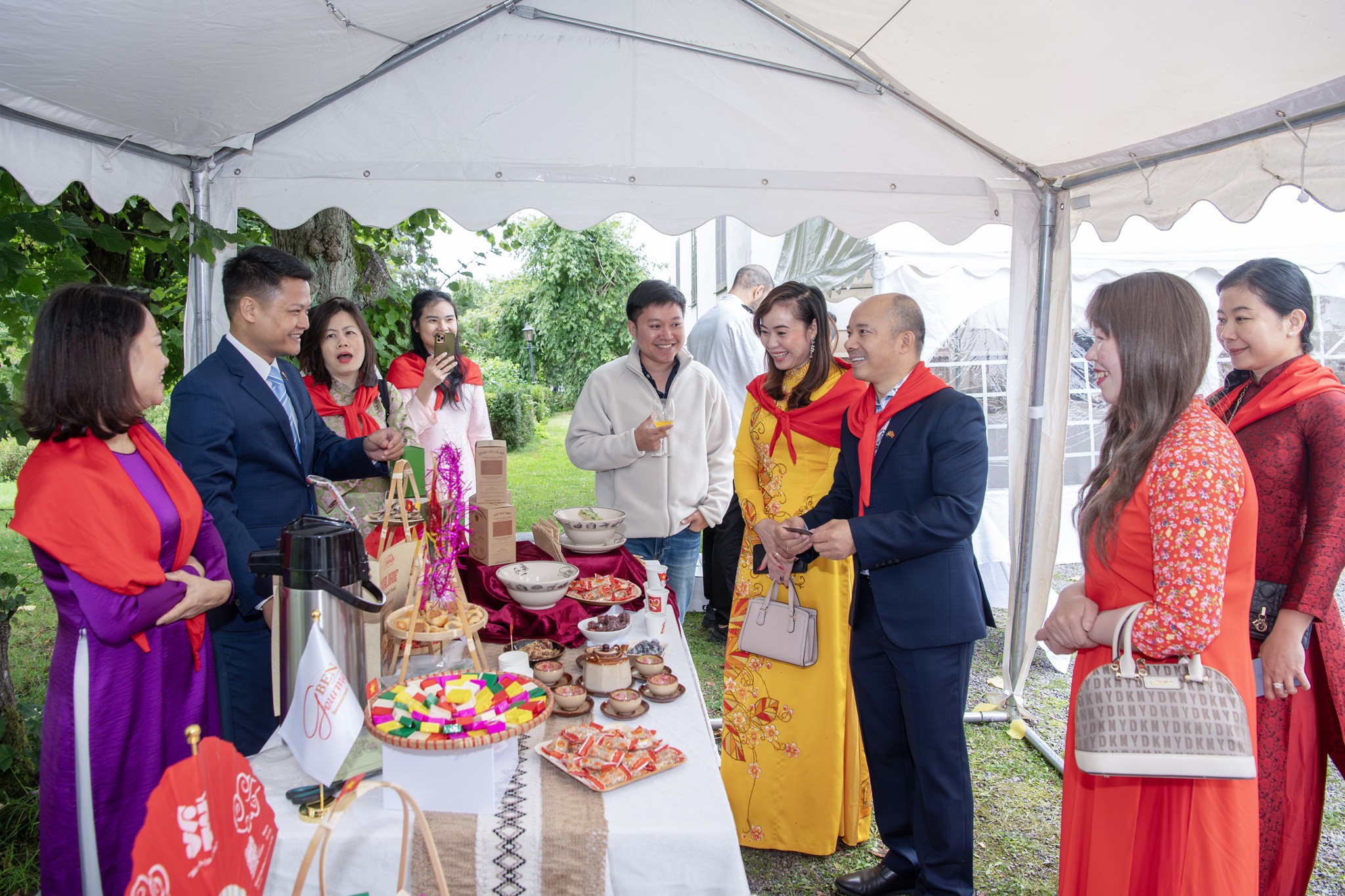 Văn hóa và ẩm thực Việt Nam tỏa sáng tại Thụy Điển Văn hóa và ẩm thực Việt Nam tỏa sáng tại Thụy Điển