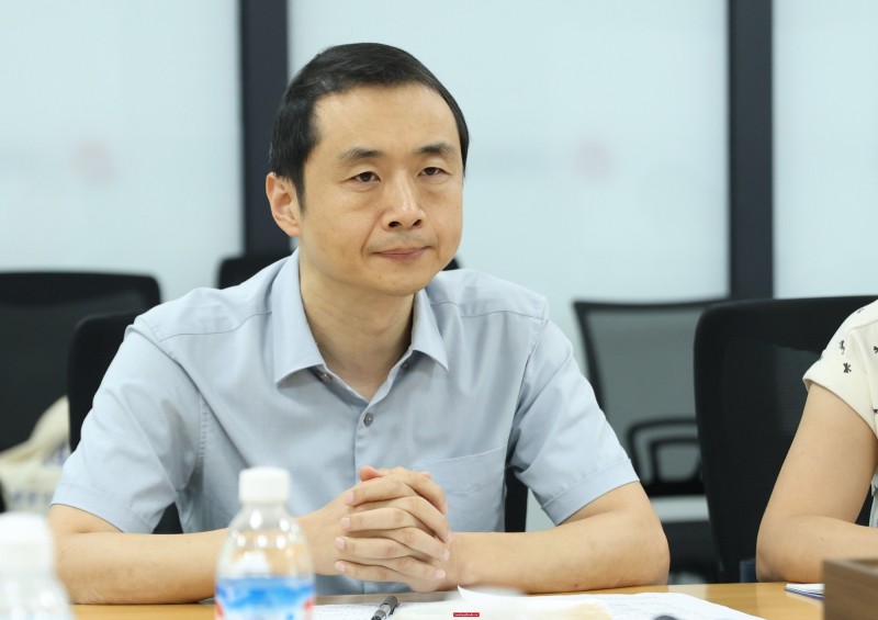 ông Lưu Phi - Phó Trưởng ban Công tác pháp luật Tổng Công hội Trung Quốc. (Ảnh: T.L) ông Lưu Phi - Phó Trưởng ban Công tác pháp luật Tổng Công hội Trung Quốc. (Ảnh: T.L)