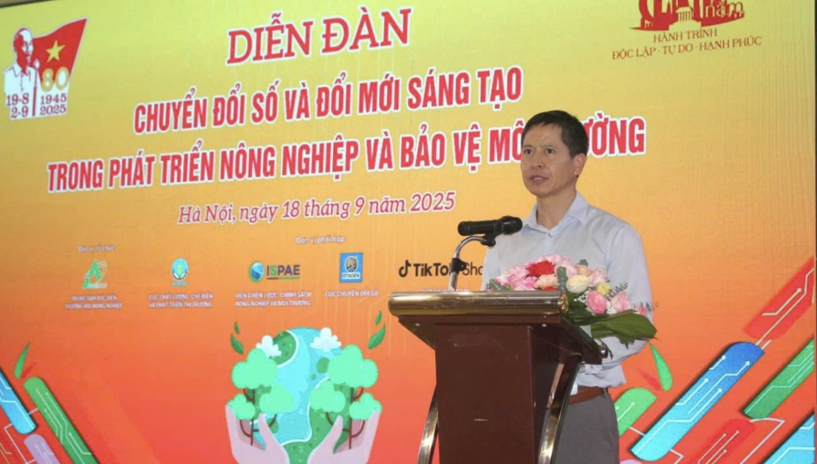 Ông Nguyễn Minh Tiến, Giám đốc Trung tâm Xúc tiến thương mại Nông nghiệp. (Ảnh: VOV.VN) Ông Nguyễn Minh Tiến, Giám đốc Trung tâm Xúc tiến thương mại Nông nghiệp. (Ảnh: VOV.VN)