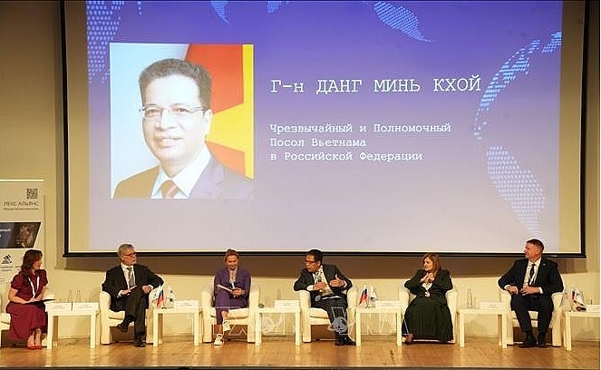 Vietnamese Ambassador to Russia Dang Minh Khoi speaks at the plenary session of IDT-2025 (Photo: VNA) Vietnamese Ambassador to Russia Dang Minh Khoi speaks at the plenary session of IDT-2025 (Photo: VNA)