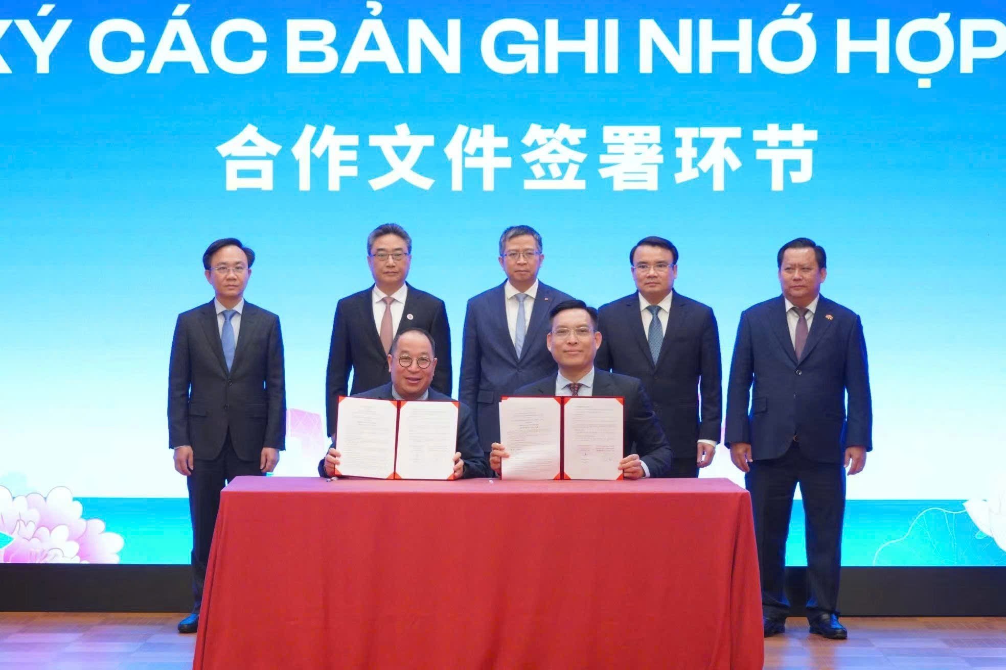 doanh nghiệp hai bên trao đổi, ký kết các biên bản ghi nhớ hợp tác doanh nghiệp hai bên trao đổi, ký kết các biên bản ghi nhớ hợp tác