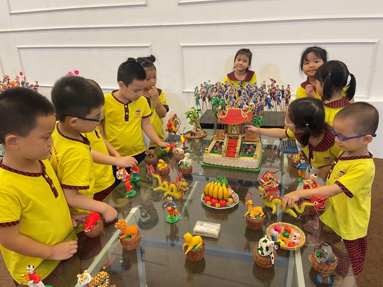 The installation exhibition offers a traditional Mid-Autumn Festival space. (Photo: Organizing Committee)