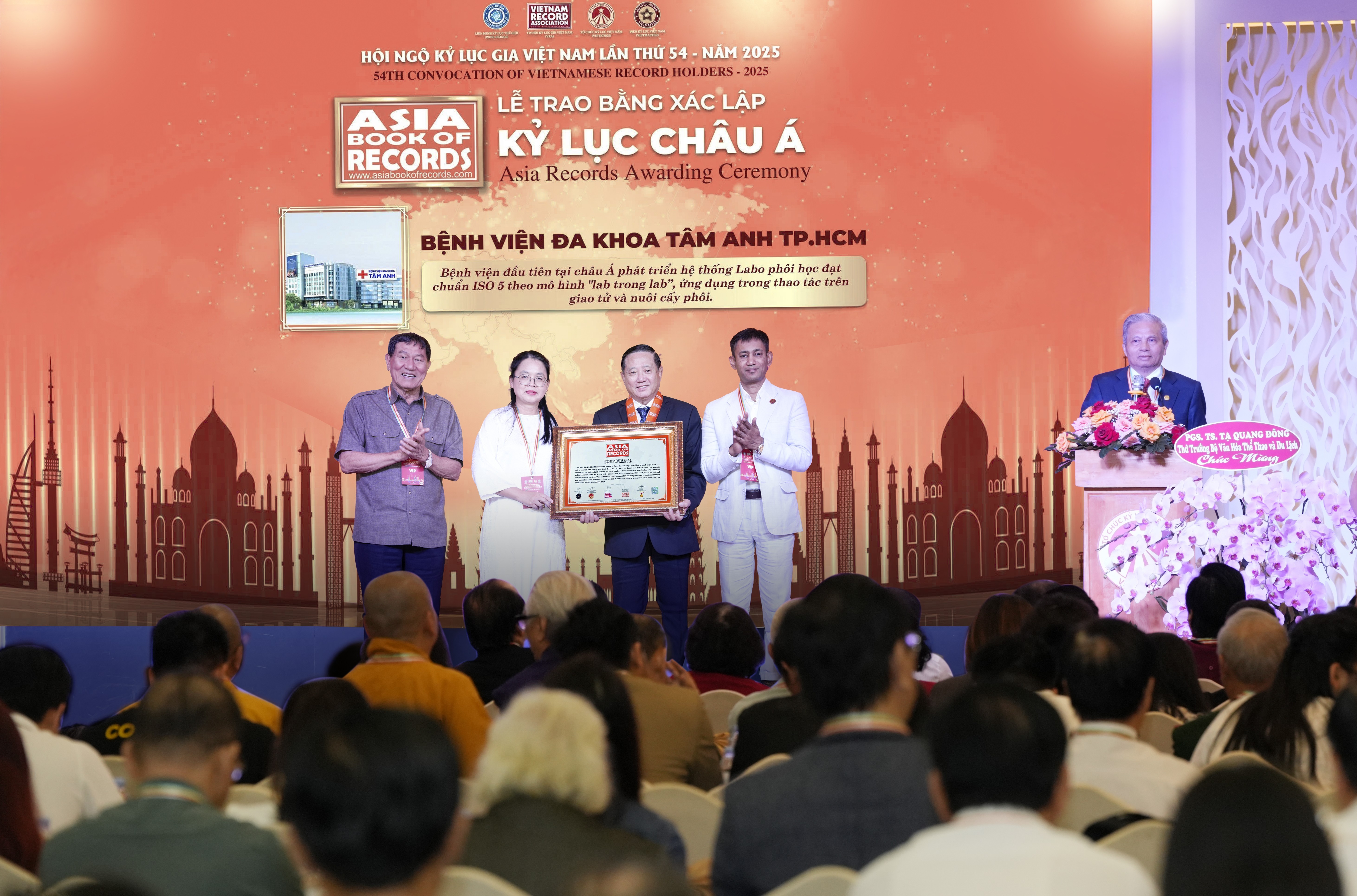 Labo phôi học thụ tinh ống nghiệm của Việt Nam được vinh danh Kỷ lục châu Á Labo phôi học thụ tinh ống nghiệm của Việt Nam được vinh danh Kỷ lục châu Á