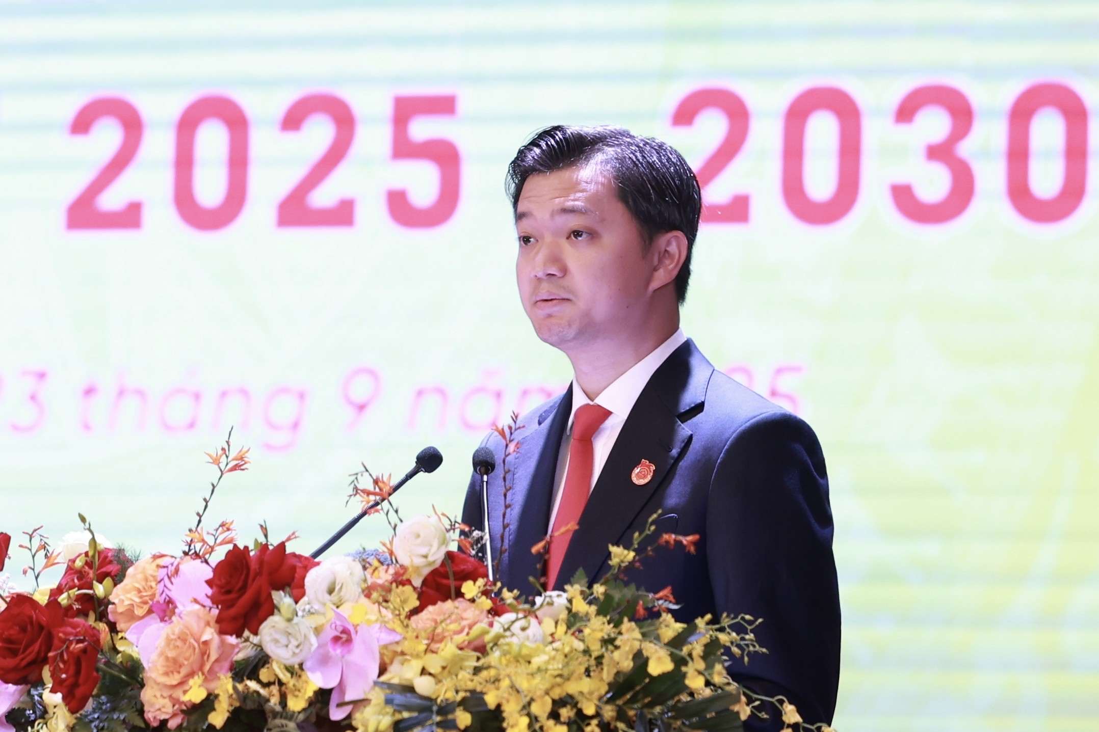 6 trọng tâm để Mặt trận thực sự là ngôi nhà chung của nhân dân 6 trọng tâm để Mặt trận thực sự là ngôi nhà chung của nhân dân
