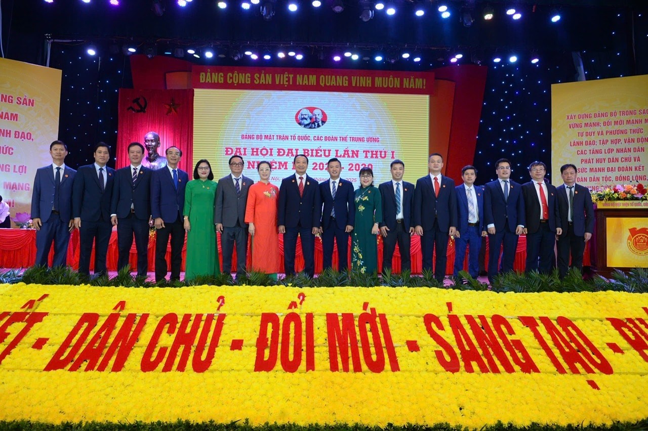 Tổ chức bộ máy tinh gọn, hiệu quả - tạo tiền đề cho giai đoạn phát triển mới Tổ chức bộ máy tinh gọn, hiệu quả - tạo tiền đề cho giai đoạn phát triển mới