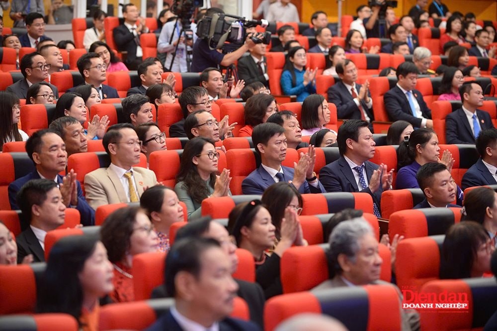 Tổ chức bộ máy tinh gọn, hiệu quả - tạo tiền đề cho giai đoạn phát triển mới Tổ chức bộ máy tinh gọn, hiệu quả - tạo tiền đề cho giai đoạn phát triển mới