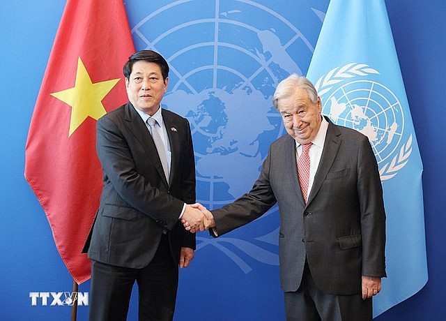 State President Luong Cuong (L) meets United Nations (UN) Secretary-General Antonio Guterres, New York, the U.S., September 22, 2025. Photo: VNA State President Luong Cuong (L) meets United Nations (UN) Secretary-General Antonio Guterres, New York, the U.S., September 22, 2025. Photo: VNA