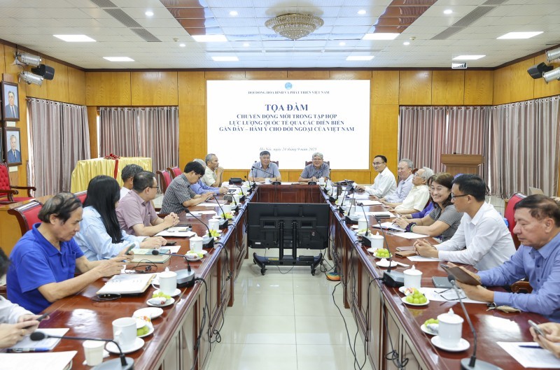 The roundtable session on the morning of September 24 in Hanoi. (Photo: Đinh Hòa) The roundtable session on the morning of September 24 in Hanoi. (Photo: Đinh Hòa)