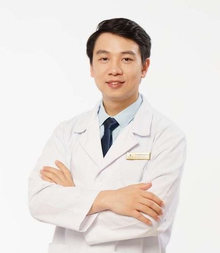 Ảnh 3: Bác sĩ Vũ Tú Nam – Người đứng sau hành trình hồi sinh cho các người hùng thể thao Việt Nam. Ảnh 3: Bác sĩ Vũ Tú Nam – Người đứng sau hành trình hồi sinh cho các người hùng thể thao Việt Nam.