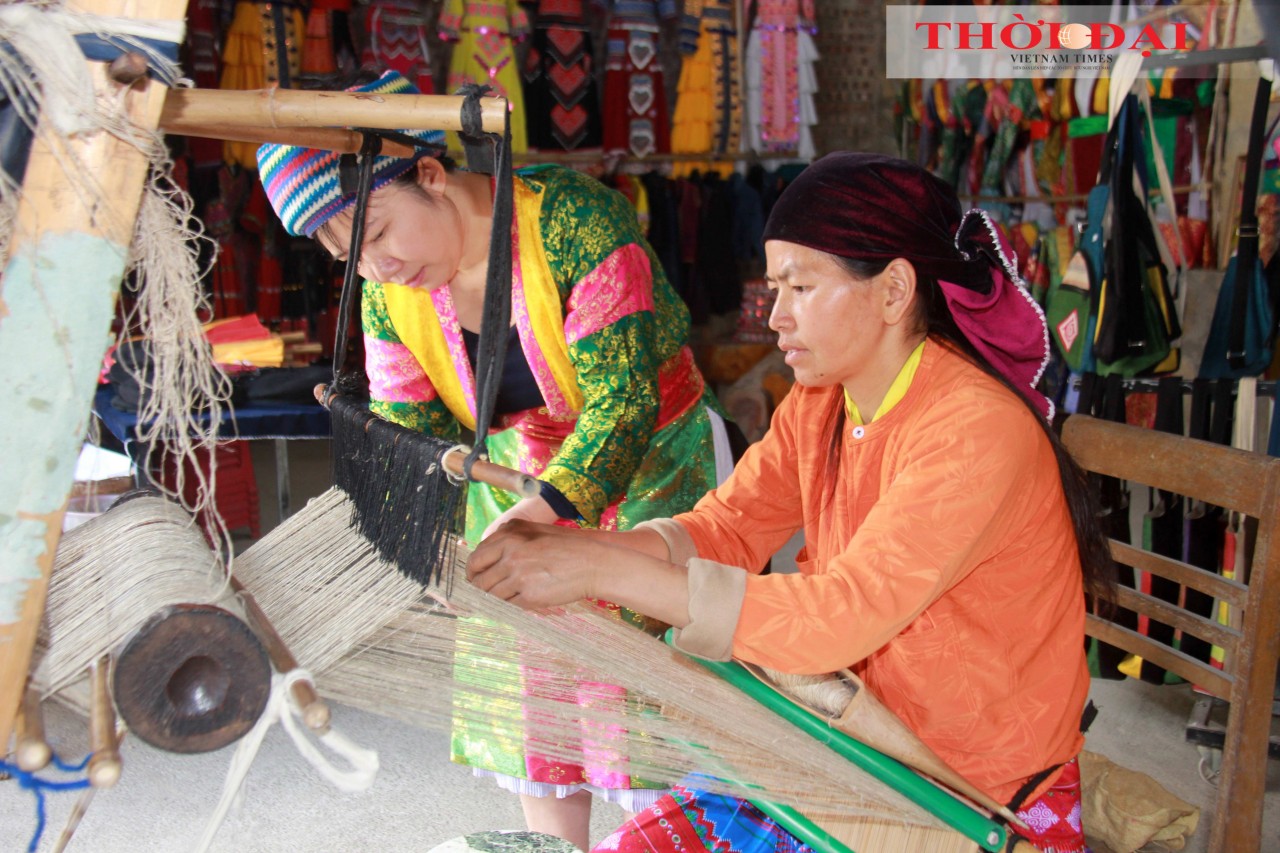 The White Flax Cooperative (Sa Phin Commune, Tuyen Quang Province) provides jobs for many Hmong women in difficult circumstances. (Photo: Thanh Luan)