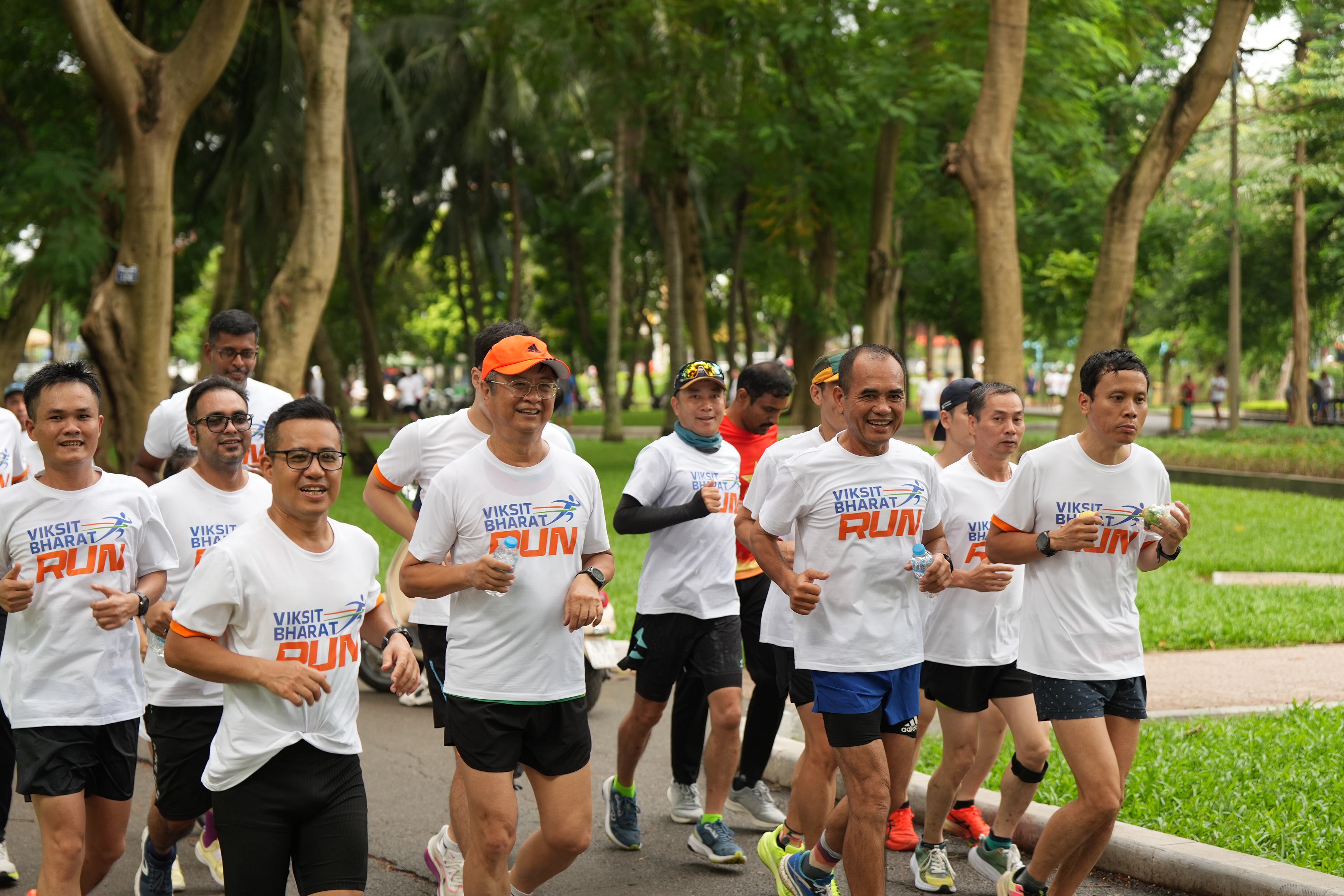 Người dân Hà Nội và Ấn Độ tham gia chạy lan tỏa thông điệp đoàn kết Người dân Hà Nội và Ấn Độ tham gia chạy lan tỏa thông điệp đoàn kết