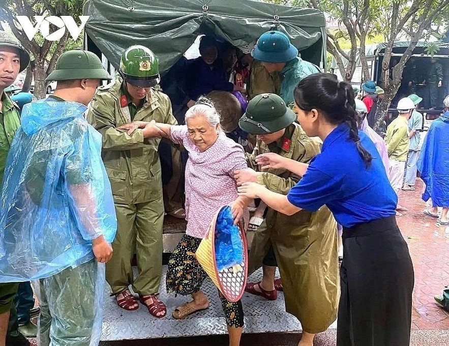 Many localities in the central region rush to evacuate residents before typhoon Bualoi makes landfall Many localities in the central region rush to evacuate residents before typhoon Bualoi makes landfall