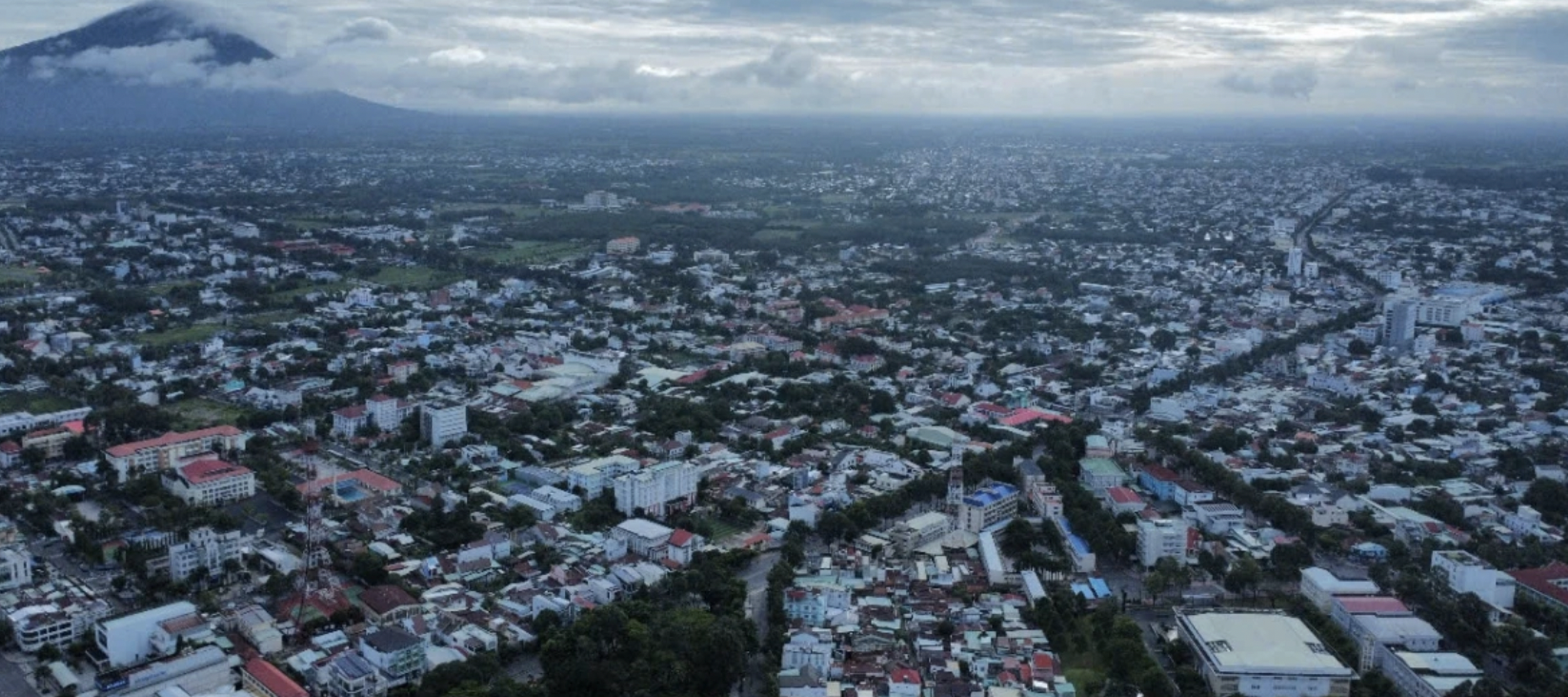 Tại nhiều vùng nông thôn ở Tây Ninh, những hộ từng chật vật trong căn nhà dột nát nay đã có mái ấm vững chắc. (Ảnh: VOV.VN) Tại nhiều vùng nông thôn ở Tây Ninh, những hộ từng chật vật trong căn nhà dột nát nay đã có mái ấm vững chắc. (Ảnh: VOV.VN)