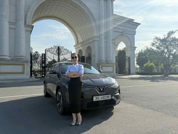 Lái VinFast VF 6 hơn 7.000 km suốt 10 tháng, nữ chủ xe chia sẻ: “Cuộc đời như sang trang từ khi mua xe điện”