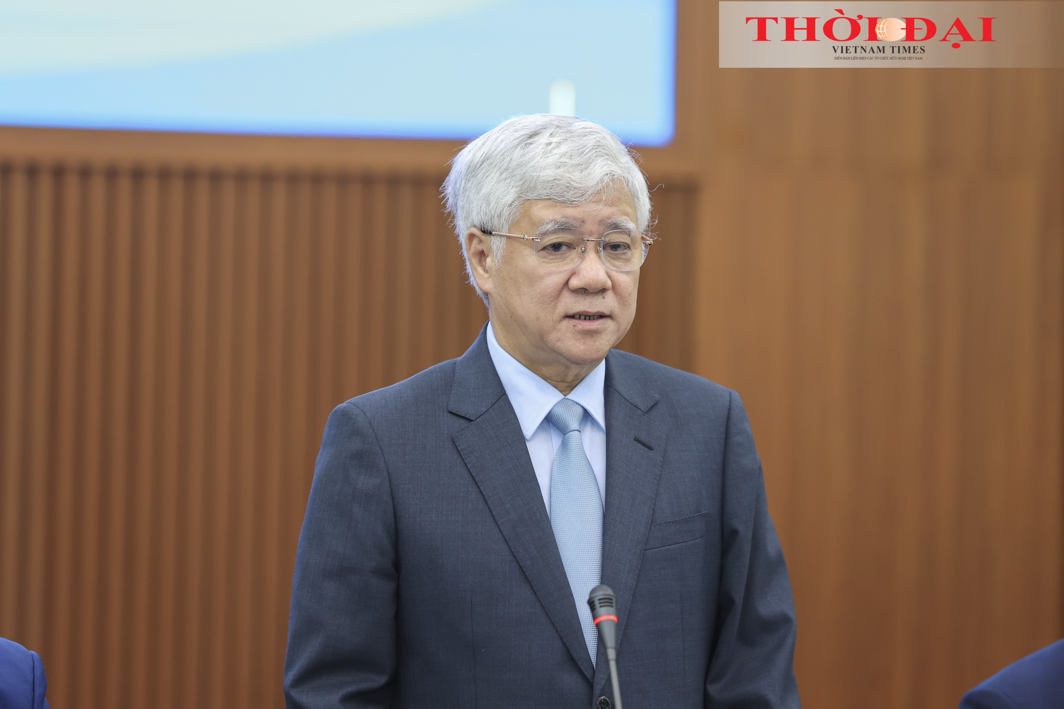 ông Đỗ Văn Chiến, Uỷ viên Bộ Chính trị, Bí thư Trung ương Đảng, Chủ tịch Ủy ban Trung ương Mặt trận Tổ quốc Việt Nam ông Đỗ Văn Chiến, Uỷ viên Bộ Chính trị, Bí thư Trung ương Đảng, Chủ tịch Ủy ban Trung ương Mặt trận Tổ quốc Việt Nam