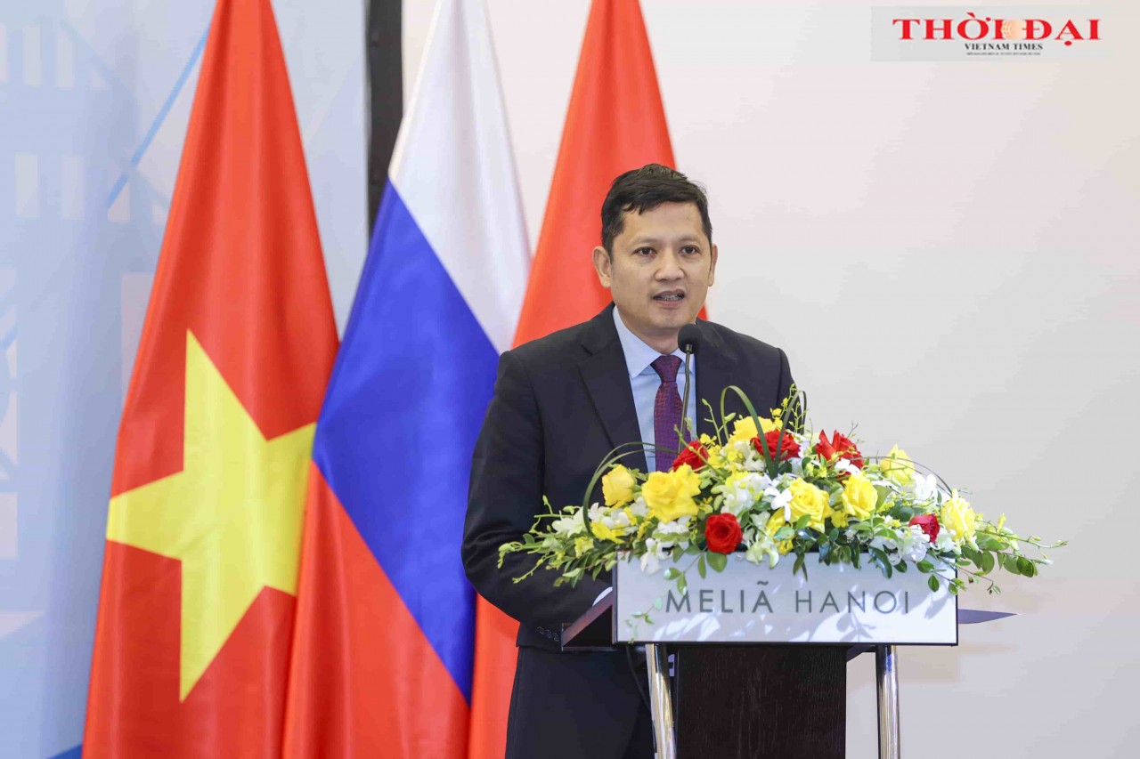 Nguyễn Quốc Hùng, Director of the Fund for the Promotion of Russia–Vietnam Cooperation “Tradition and Friendship,” delivers the closing remarks. (Photo: Đinh Hòa) Nguyễn Quốc Hùng, Director of the Fund for the Promotion of Russia–Vietnam Cooperation “Tradition and Friendship,” delivers the closing remarks. (Photo: Đinh Hòa)