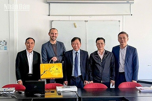 Vietnam and France Boost Cooperation for Blue Ocean Economy and Sustainable Environment Vietnam and France Boost Cooperation for Blue Ocean Economy and Sustainable Environment