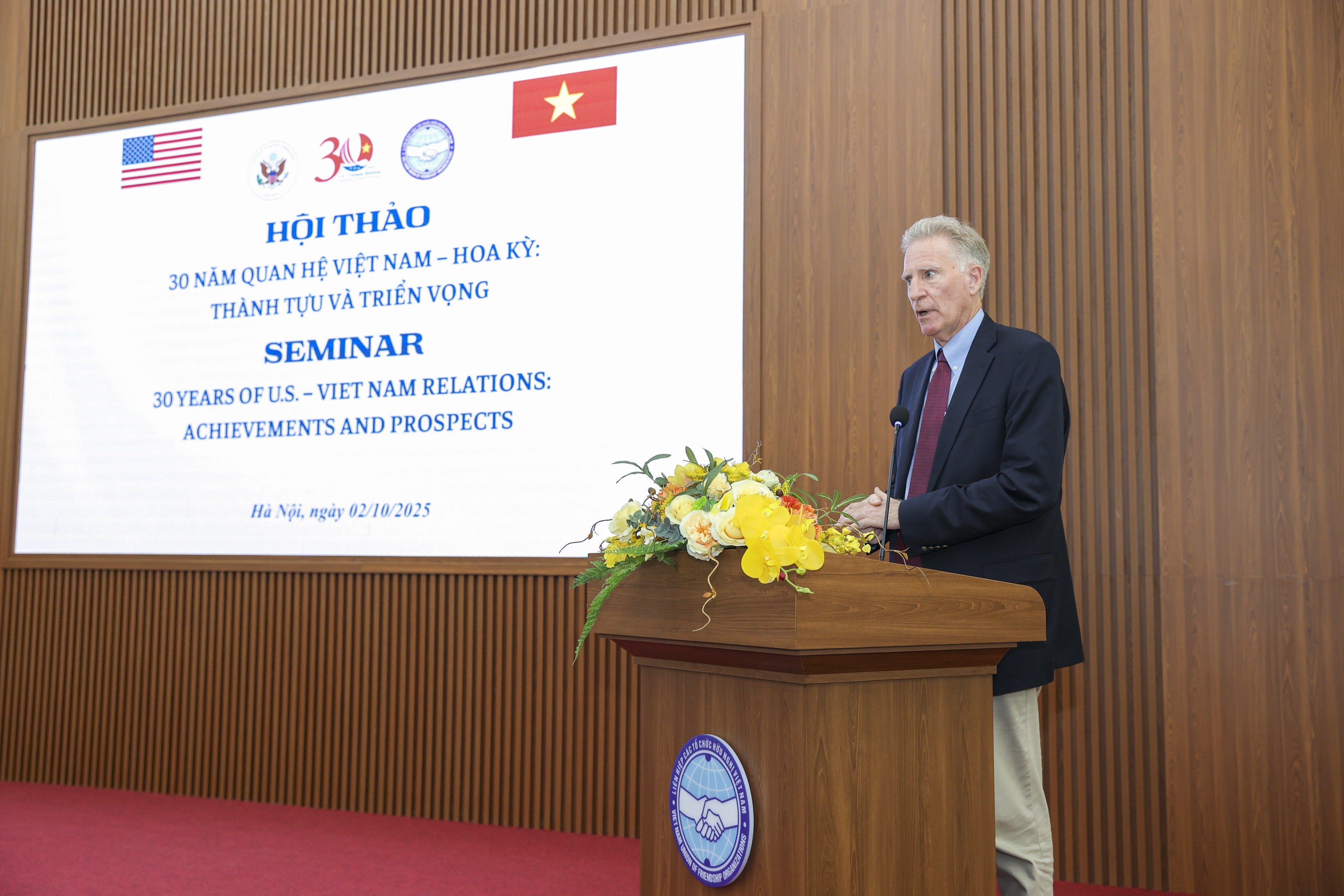 30 năm quan hệ Việt Nam - Hoa Kỳ: Cùng hướng tới tương lai 30 năm quan hệ Việt Nam - Hoa Kỳ: Cùng hướng tới tương lai
