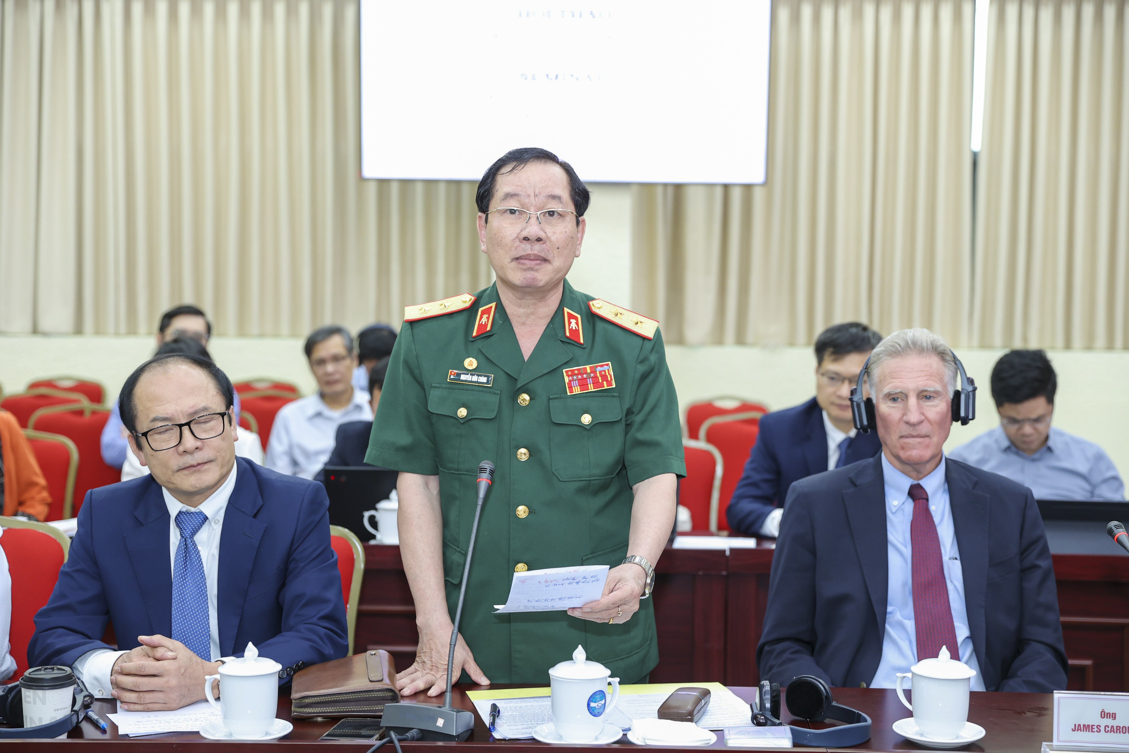 30 năm quan hệ Việt Nam - Hoa Kỳ: Cùng hướng tới tương lai 30 năm quan hệ Việt Nam - Hoa Kỳ: Cùng hướng tới tương lai