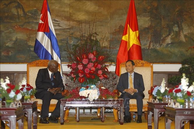 Bí thư Thành ủy Thành phố Hồ Chí Minh Trần Lưu Quang tiếp Chủ tịch Quốc hội Cuba Esteban Lazo Hernandez. Bí thư Thành ủy Thành phố Hồ Chí Minh Trần Lưu Quang tiếp Chủ tịch Quốc hội Cuba Esteban Lazo Hernandez.