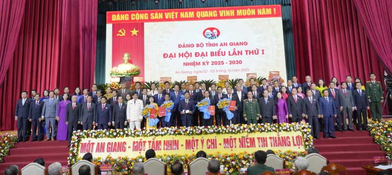 An Giang quyết tâm bứt phá, trở thành trung tâm kinh tế biển mạnh của quốc gia An Giang quyết tâm bứt phá, trở thành trung tâm kinh tế biển mạnh của quốc gia