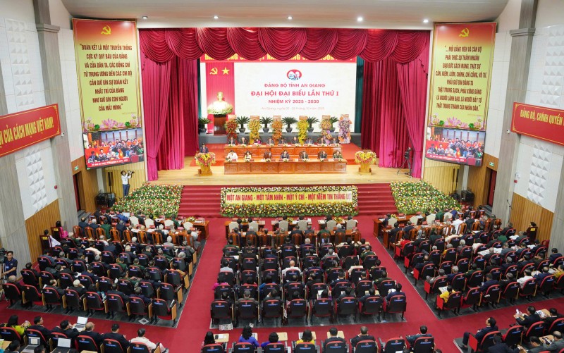 An Giang quyết tâm bứt phá, trở thành trung tâm kinh tế biển mạnh của quốc gia An Giang quyết tâm bứt phá, trở thành trung tâm kinh tế biển mạnh của quốc gia