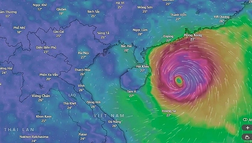 Two scenarios have been outlined for Matmo’s impacts on Vietnam, with Quang Ninh, Hai Phong, and Ninh Binh likely to be hardest hit (Source: Windy) Two scenarios have been outlined for Matmo’s impacts on Vietnam, with Quang Ninh, Hai Phong, and Ninh Binh likely to be hardest hit (Source: Windy)
