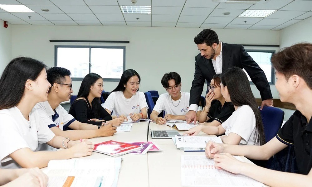 Việt Nam dự thảo nghị định mới: cơ hội rộng mở cho giảng viên, chuyên gia quốc tế