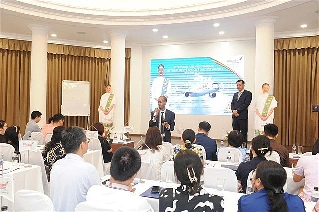 Leulseged Desalegn, Chief Representative of Ethiopian Airlines in Vietnam shared at the seminar. (Photo courtesy of the airlines) Leulseged Desalegn, Chief Representative of Ethiopian Airlines in Vietnam shared at the seminar. (Photo courtesy of the airlines)