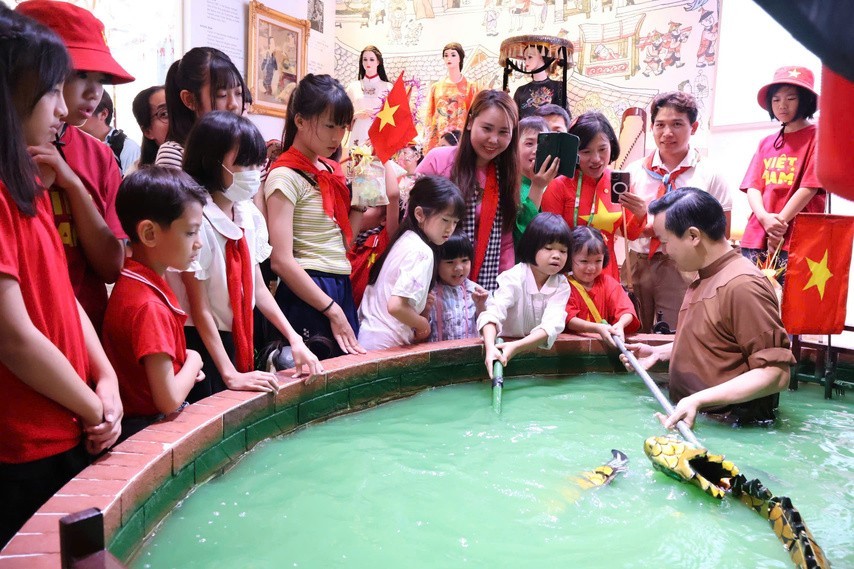 The captivating water puppet performance also drew everyone’s attention. (Photo: Department of International Cooperation / Ministry of Culture, Sports and Tourism) The captivating water puppet performance also drew everyone’s attention. (Photo: Department of International Cooperation / Ministry of Culture, Sports and Tourism)