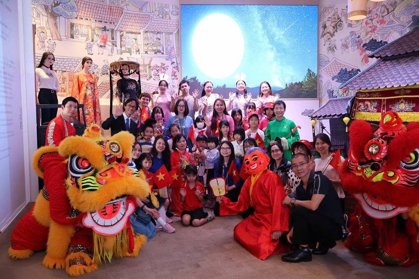 The event brought the warm atmosphere of the Mid-Autumn Festival of Reunion. (Photo: Department of International Cooperation / Ministry of Culture, Sports and Tourism) The event brought the warm atmosphere of the Mid-Autumn Festival of Reunion. (Photo: Department of International Cooperation / Ministry of Culture, Sports and Tourism)
