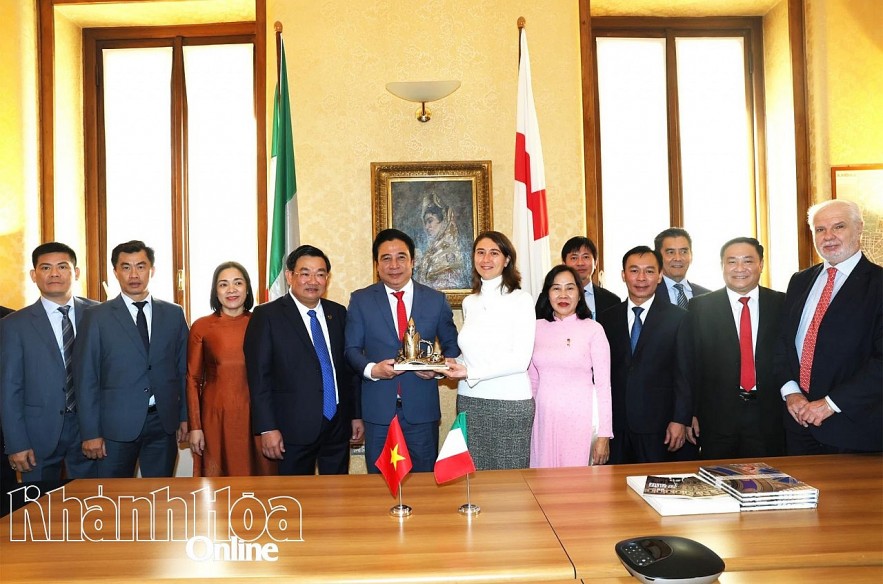 Khanh Hoa Seeks Cooperation Opportunities with Milan, Italy Khanh Hoa Seeks Cooperation Opportunities with Milan, Italy