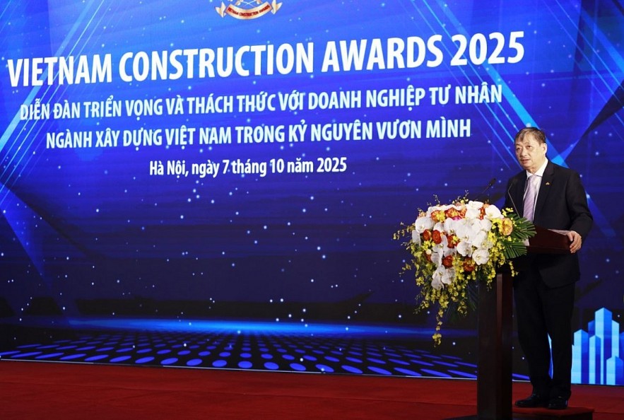 A Golden Opportunity for Private Construction Enterprises to Rise and Thrive A Golden Opportunity for Private Construction Enterprises to Rise and Thrive