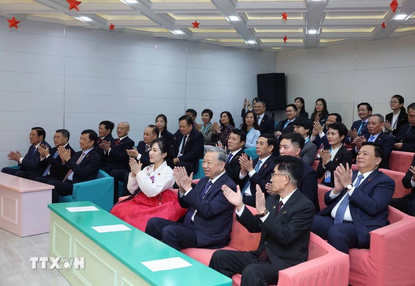 Tổng Bí thư Tô Lâm thăm Trường Mẫu giáo Kiêng Sang và lớp học mang tên Chủ tịch Hồ Chí Minh