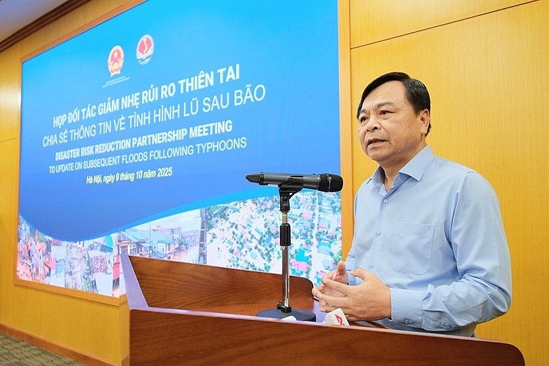 Over 30 Int'l Partners Commit to Support Vietnam to Overcome Natural Disaster Consequenses Over 30 Int'l Partners Commit to Support Vietnam to Overcome Natural Disaster Consequenses