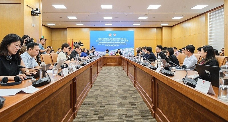 Over 30 Int'l Partners Commit to Support Vietnam to Overcome Natural Disaster Consequenses Over 30 Int'l Partners Commit to Support Vietnam to Overcome Natural Disaster Consequenses