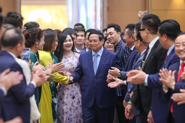 Doanh nhân Việt Nam: Kiến tạo thịnh vượng, phụng sự Tổ quốc Doanh nhân Việt Nam: Kiến tạo thịnh vượng, phụng sự Tổ quốc