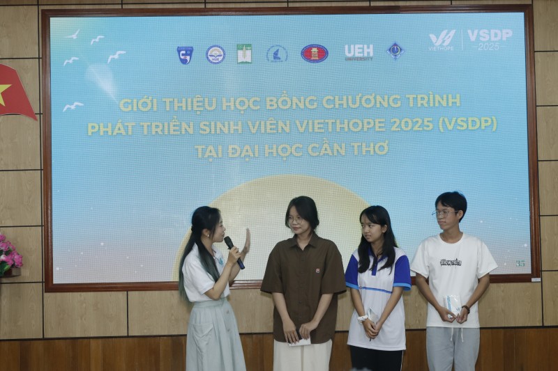Triển khai Chương trình Học bổng Phát triển Sinh viên tại Cần Thơ Triển khai Chương trình Học bổng Phát triển Sinh viên tại Cần Thơ