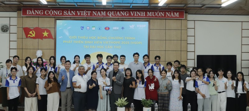 Triển khai Chương trình Học bổng Phát triển Sinh viên tại Cần Thơ Triển khai Chương trình Học bổng Phát triển Sinh viên tại Cần Thơ