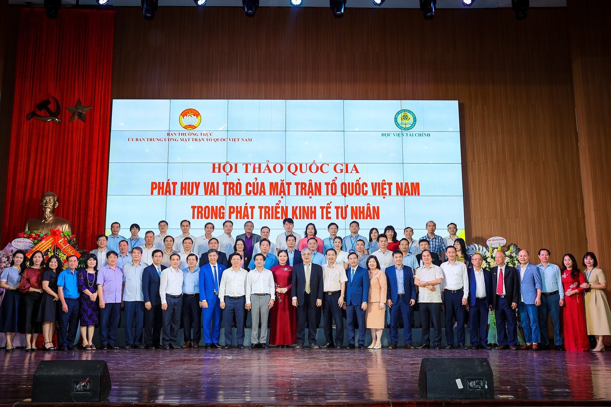 Phát huy vai trò của Mặt trận Tổ quốc Việt Nam trong thúc đẩy phát triển kinh tế tư nhân Phát huy vai trò của Mặt trận Tổ quốc Việt Nam trong thúc đẩy phát triển kinh tế tư nhân