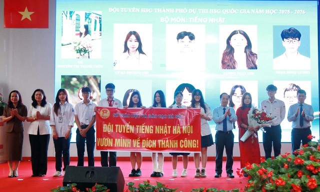 Hà Nội công bố 13 đội tuyển tham dự kỳ thi chọn học sinh giỏi quốc gia. (Ảnh: T.L) Hà Nội công bố 13 đội tuyển tham dự kỳ thi chọn học sinh giỏi quốc gia. (Ảnh: T.L)