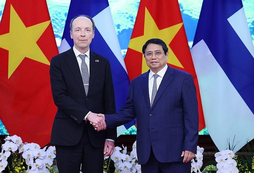 Prime Minister Pham Minh Chinh (R) meets with Speaker of the Finnish Parliament Jussi Halla-aho on March 25, 2024 in Hanoi. (Photo: VNA). Prime Minister Pham Minh Chinh (R) meets with Speaker of the Finnish Parliament Jussi Halla-aho on March 25, 2024 in Hanoi. (Photo: VNA).