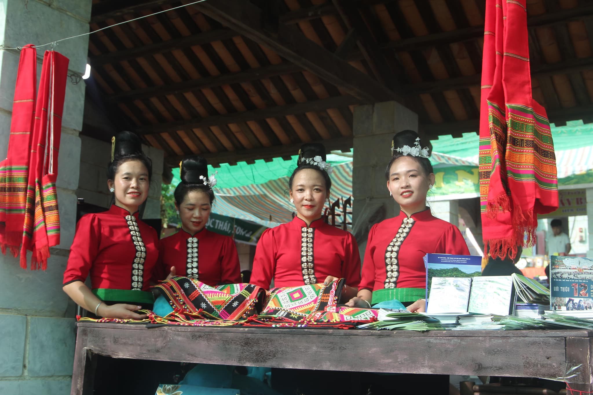 Tuần “Đại đoàn kết các dân tộc-Di sản Văn hóa Việt Nam” năm 2025 có sự tham gia của hơn 200 đồng bào thuộc 18 dân tộc. (Ảnh minh họa: KT) Tuần “Đại đoàn kết các dân tộc-Di sản Văn hóa Việt Nam” năm 2025 có sự tham gia của hơn 200 đồng bào thuộc 18 dân tộc. (Ảnh minh họa: KT)