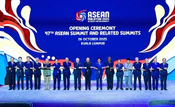 Thủ tướng dự khai mạc Hội nghị cấp cao ASEAN với "dấu mốc lịch sử"